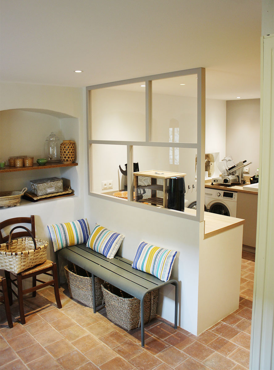 Verrière — Bois exotique laqué.