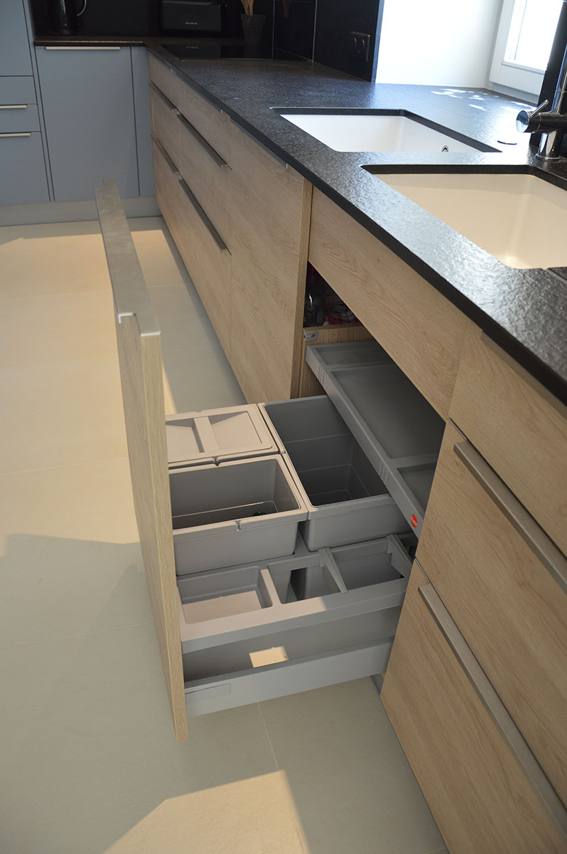 + Produit — Tri sélectif, Stockage optimisé.
Automatisme — Ouverture mains libres.
Hailo® — Flexibilité, qualité.