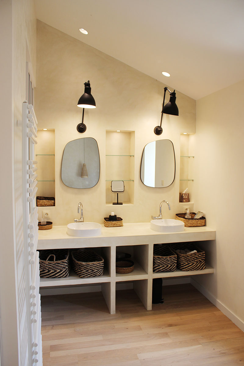 Étagères — Verre poli.