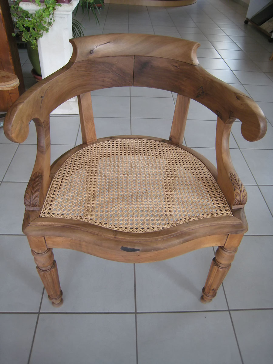 Assise — Cannage traditionnel.